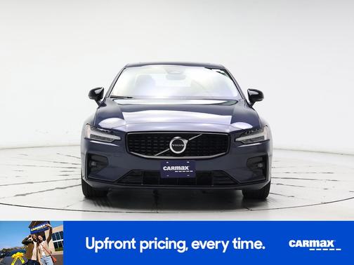 2024 Volvo S60 B5 Core Dark Theme