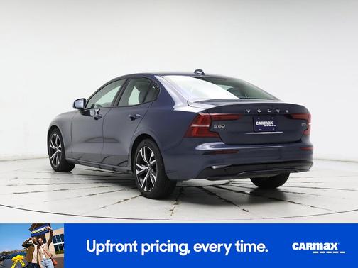 2024 Volvo S60 B5 Core Dark Theme