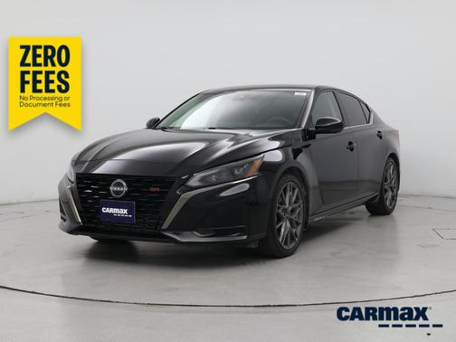 Black 2024 Nissan Altima SR