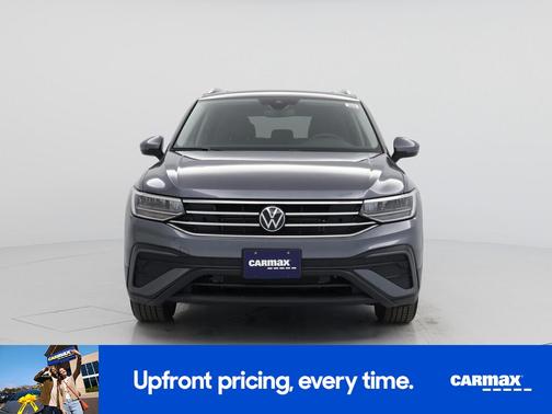Gray 2024 Volkswagen Tiguan SE