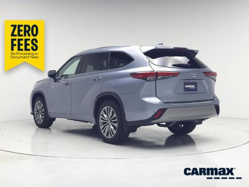 Blue 2021 Toyota Highlander Hybrid Platinum