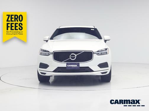 White 2018 Volvo XC60 T6 Momentum
