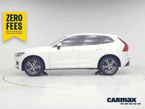 White 2018 Volvo XC60 T6 Momentum