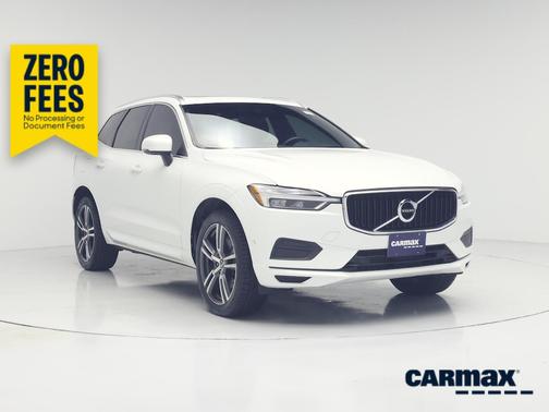 White 2018 Volvo XC60 T6 Momentum