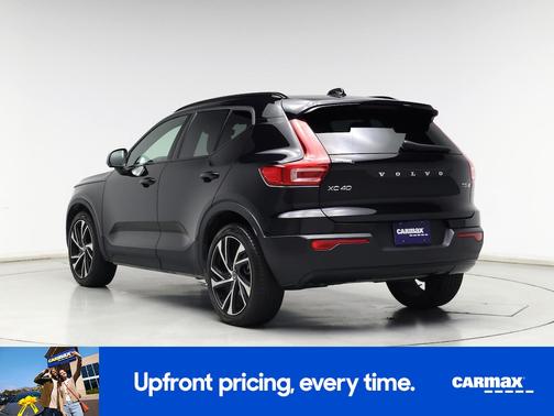 2022 Volvo XC40 T5 R-Design