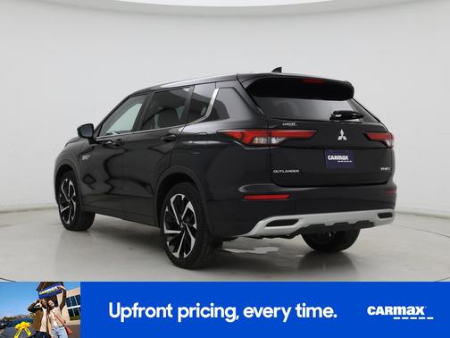 Black 2023 Mitsubishi Outlander PHEV SE
