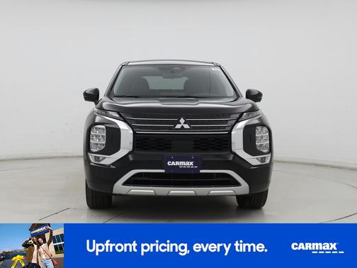 Black 2023 Mitsubishi Outlander PHEV SE