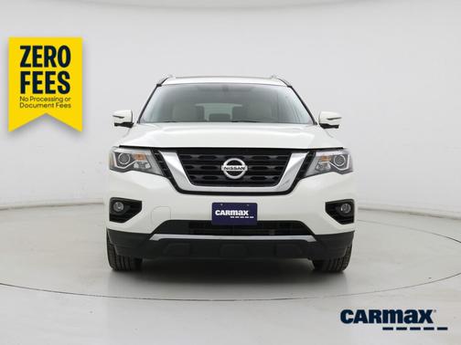 White 2018 Nissan Pathfinder SL