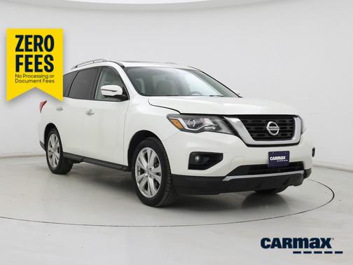 White 2018 Nissan Pathfinder SL