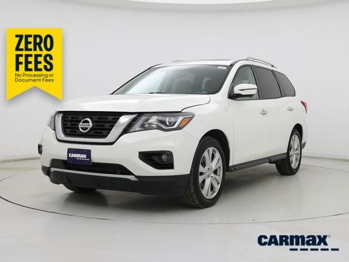 White 2018 Nissan Pathfinder SL