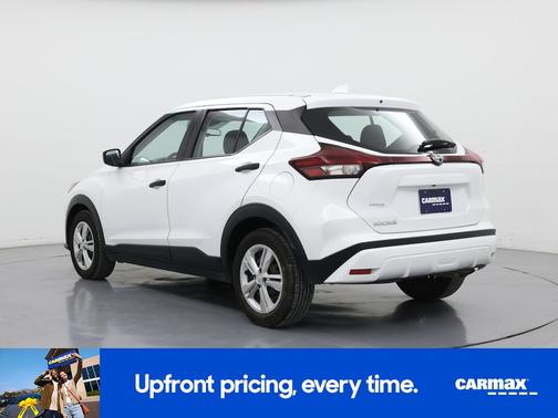 White 2023 Nissan Kicks S