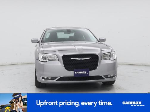 2017 Chrysler 300 Limited