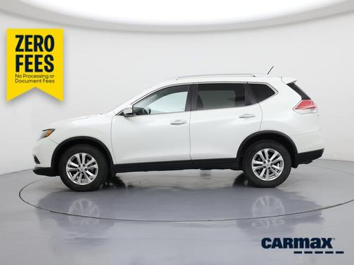 White 2015 Nissan Rogue SV