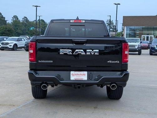 Diamond Black Crystal Pearlcoat 2026 RAM 1500 Laramie