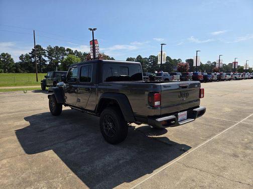 Granite Crystal Metallic Clearcoat 2025 Jeep Gladiator Sport S