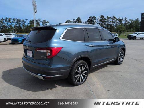 2022 Honda Pilot Touring 8-Passenger