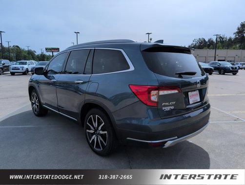 2022 Honda Pilot Touring 8-Passenger