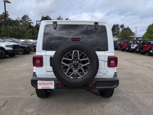 PW7 Bright White Clear Coat 2026 Jeep Wrangler 4-Door Sahara 4x4