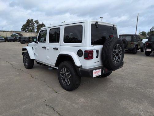 PW7 Bright White Clear Coat 2026 Jeep Wrangler 4-Door Sahara 4x4
