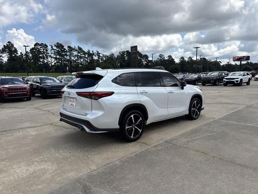 Wind Chill Pearl 2022 Toyota Highlander XSE