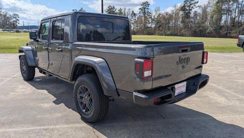 Granite Crystal Metallic Clearcoat 2026 Jeep Gladiator Sport S