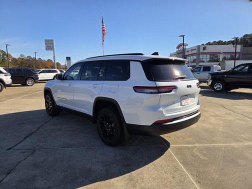 Bright White Clearcoat 2025 Jeep Grand Cherokee L Altitude