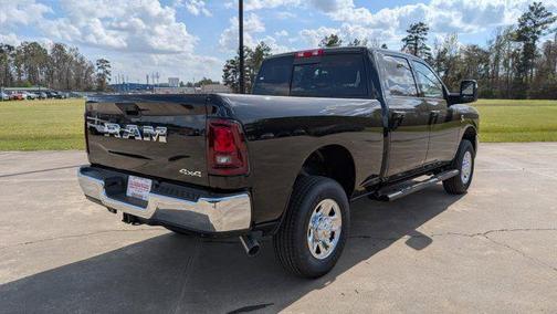 Diamond Black Crystal Pearlcoat 2026 RAM 2500 Tradesman Crew Cab 4x4 6'4' Box