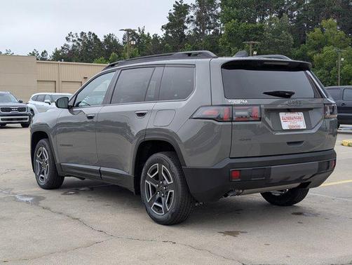 Sting-Gray Clearcoat 2026 Jeep Cherokee Laredo 4x4