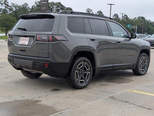 Sting-Gray Clearcoat 2026 Jeep Cherokee Laredo 4x4
