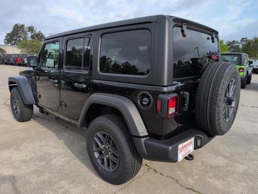 Black Clearcoat 2026 Jeep Wrangler Sport