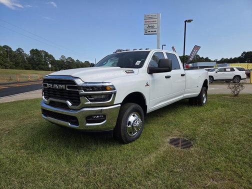 Bright White Clearcoat 2026 RAM 3500 Tradesman