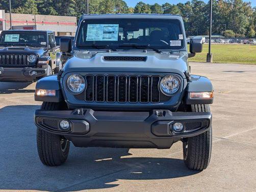 Anvil Clearcoat 2025 Jeep Gladiator Sport S