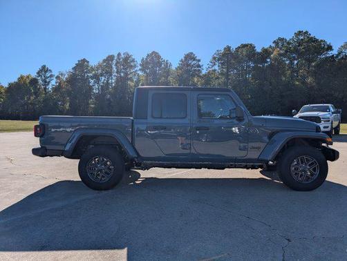 Anvil Clearcoat 2025 Jeep Gladiator Sport S