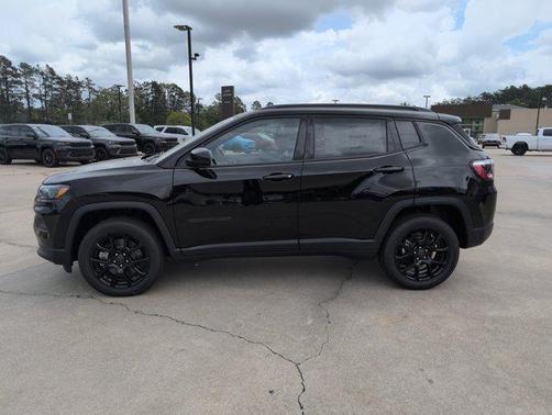 Diamond Black Crystal Pearlcoat 2026 Jeep Compass Latitude