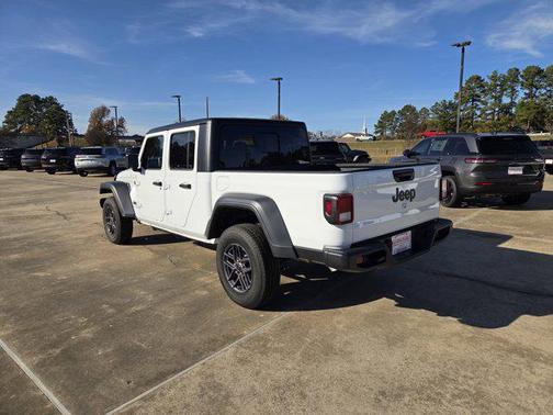 Bright White Clearcoat 2025 Jeep Gladiator Sport S