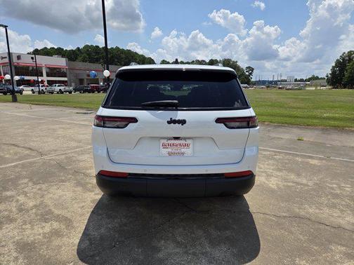 Bright White Clearcoat 2025 Jeep Grand Cherokee L Altitude
