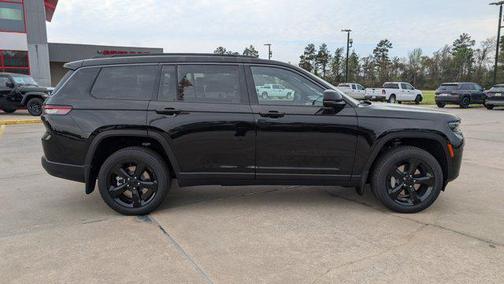 diamond black crystal pearlcoat 2026 Jeep Grand Cherokee L Limited