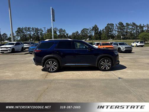 2024 Nissan Pathfinder Platinum FWD