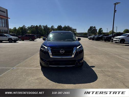 2024 Nissan Pathfinder Platinum FWD