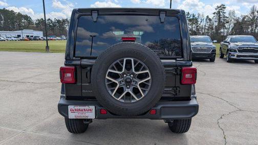 2026 Jeep Wrangler 4-Door Sahara 4x4