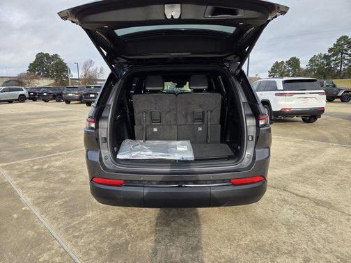 Baltic Gray Metallic Clearcoat 2025 Jeep Grand Cherokee L Altitude