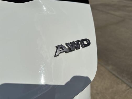 Glacier White 2025 Nissan Altima SV AWD