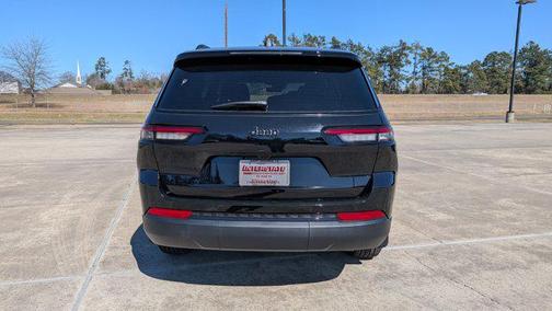 Diamond Black Crystal Pearlcoat 2025 Jeep Grand Cherokee L Altitude