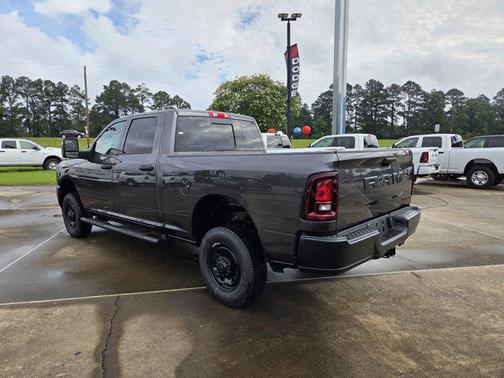 2025 RAM 2500 Tradesman Crew Cab 4x4 6'4' Box