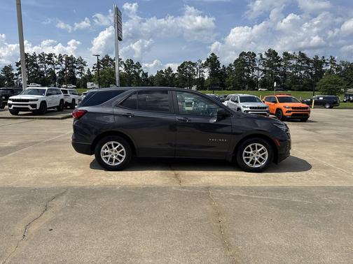 Iron Gray Metallic 2022 Chevrolet Equinox LS