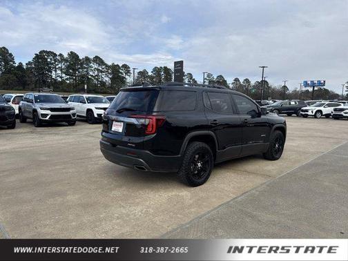 2022 GMC Acadia AWD AT4