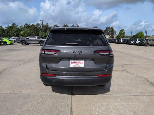 baltic gray metallic clearcoat 2026 Jeep Grand Cherokee L Limited