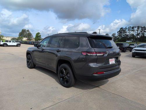 baltic gray metallic clearcoat 2026 Jeep Grand Cherokee L Limited