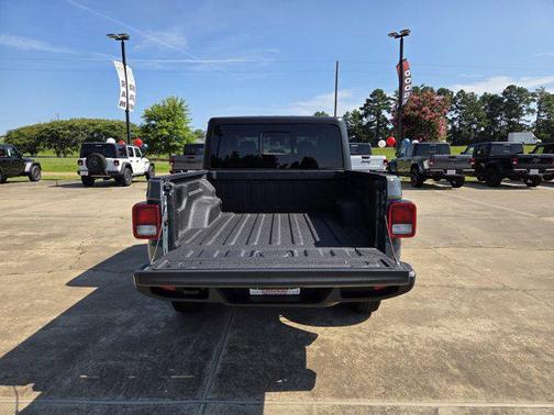 Anvil Clearcoat 2025 Jeep Gladiator Sport S