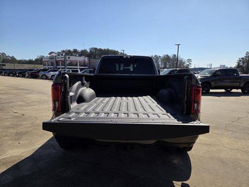 2026 RAM 3500 Laramie Crew Cab 4x4 8' Box